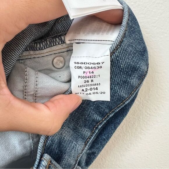 Abercrombie & Fitch High Rise Mom Jeans Size 26 / 2R Distressed - Picture 8 of 8